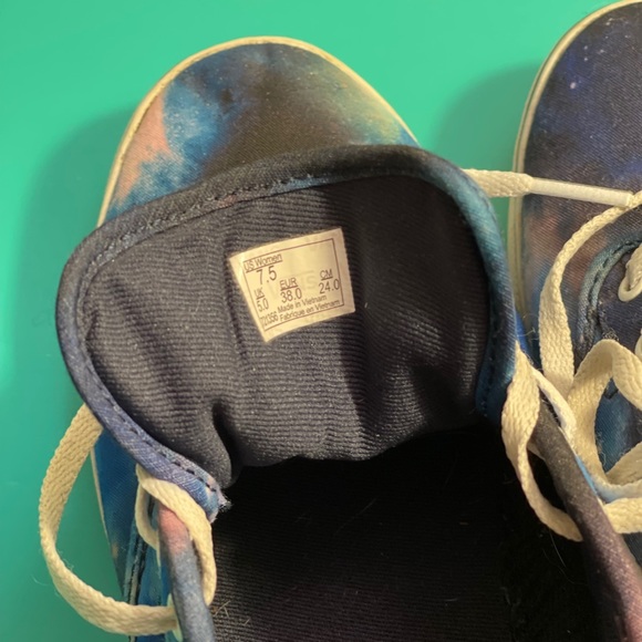 Vans Galaxy Print Low Top - Women’s 7.5 - Picture 2 of 7